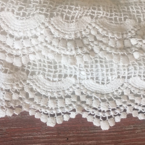 Cream Lace layered shorts - Picture 4 of 4